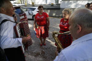 „Jawor u źródeł kultury. Zaproszenie”. Bawiliśmy się w Skarżysku i Włoszczowie - Radio Kielce