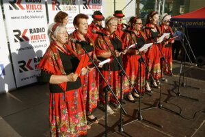 „Jawor u źródeł kultury. Zaproszenie”. Bawiliśmy się w Skarżysku i Włoszczowie - Radio Kielce