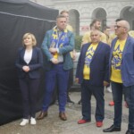 20.06.2022. Kielce. Wspólne świętowanie udanego sezonu Łomży Vive Kielce. Na zdjęciu (od lewej): Anna Krupka - wiceminister sportu i turystyki, Bertus Servaas - prezes Łomży Vive Kielce, Tadeusz Dziedzic - wiceprezes Łomży Vive Kielce i Marian Urban - wiceprezes Łomży Vive Kielce / Fot. Piotr Kwaśniewski - Radio Kielce