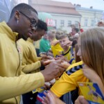 20.06.2022. Kielce. Wspólne świętowanie udanego sezonu Łomży Vive Kielce. Na zdjęciu: Dylan Nahi / Fot. Piotr Kwaśniewski - Radio Kielce