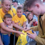 20.06.2022. Kielce. Wspólne świętowanie udanego sezonu Łomży Vive Kielce. Na zdjęciu: Damian Domagała / Fot. Piotr Kwaśniewski - Radio Kielce