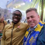 20.06.2022. Kielce. Wspólne świętowanie udanego sezonu Łomży Vive Kielce. Na zdjęciu (od lewej): Dylan Nahi i Bertus Servaas - prezes Łomży Vive Kielce / Fot. Piotr Kwaśniewski - Radio Kielce