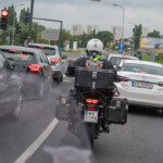 Rajd, którego nie zatrzyma nawet wojna - Radio Kielce Grzegorz Gajewski na jednej z ulic w Krakowie, po złożeniu wieńca na grobach Pary Prezydenckiej i Marszałka Piłsudskiego. Lecimy w kierunku Lwowa / źródło: archiwum prywatne