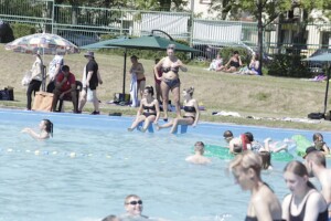 25.06.2022. Kielce. Otwarcie basenu letniego przy ulicy Szczecińskiej / Fot. Jarosław Kubalski - Radio Kielce