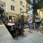 25.06.2022. Kielce. Ławeczka Bronisława Opałki / Fot. Jarosław Kubalski – Radio Kielce