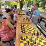 30.06.2022. Kielce. Park Miejski. Wakacyjna Szkoła Szachowa Radia Kielce / Fot. Jakub Rożek - Radio Kielce