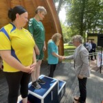 23.06.2022. Zgórsko. 28. Wojewódzka Olimpiada Lekkoatletyczna dla Osób Niepełnosprawnych. Na zdjęciu (z prawej): senator Krzysztof Słoń / Fot. Iwona Murawska - Radio Kielce