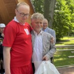 23.06.2022. Zgórsko. 28. Wojewódzka Olimpiada Lekkoatletyczna dla Osób Niepełnosprawnych. Na zdjęciu (z prawej): senator Krzysztof Słoń / Fot. Iwona Murawska - Radio Kielce