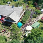 „Jawor – u źródeł kultury” 2022. Korowód festiwalowy w skansenie w Tokarni / Fot. Jarosław Kubalski - Radio Kielce