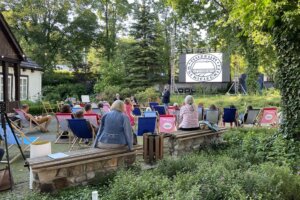 18.06.2022. Kielce. Dworek Laszczyków. Kino Letnie / Fot. Kamil Król - Radio Kielce