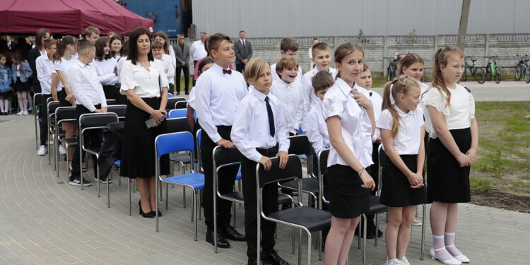 21.06.2022. Ruda Strawczyńska. Nadanie szkole imienia Komisji Edukacji Narodowej / Fot. Wiktor Taszłow - Radio Kielce