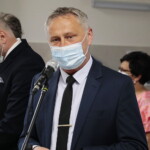 21.06.2022. Kielce. Otwarcie nowego pawilonu szpitalnego w Świętokrzyskim Centrum Psychiatrii. Na zdjęciu (od lewej): Piotr Kiełbowski- dyrektor Świętokrzyskiego Centrum Psychiatrii, Zbigniew Koniusz - wojewoda świętokrzyski / Fot. Wiktor Taszłow - Radio Kielce