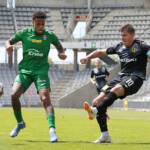 22.06.2022. Kielce. Mecz sparingowy: Korona Kielce - Radomiak Radom. Na zdjęciu (z prawej): Jacek Kiełb / Fot Wiktor Taszłow / Radio Kielce