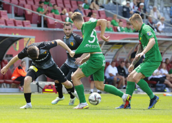22.06.2022. Kielce. Mecz sparingowy: Korona Kielce - Radomiak Radom / Fot Wiktor Taszłow / Radio Kielce