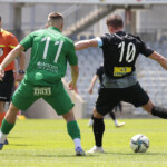 22.06.2022. Kielce. Mecz sparingowy: Korona Kielce - Radomiak Radom. Na zdjęciu (z prawej): Jacek Kiełb / Fot Wiktor Taszłow / Radio Kielce