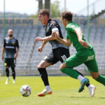 22.06.2022. Kielce. Mecz sparingowy: Korona Kielce - Radomiak Radom. Na zdjęciu (z lewej): Jacek Kiełb / Fot Wiktor Taszłow / Radio Kielce