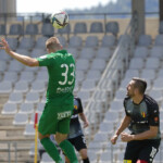 22.06.2022. Kielce. Mecz sparingowy: Korona Kielce - Radomiak Radom. Na zdjęciu (z prawej): Bartosz Śpiączka / Fot Wiktor Taszłow / Radio Kielce