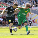 22.06.2022. Kielce. Mecz sparingowy: Korona Kielce - Radomiak Radom. Na zdjęciu (z lewej): Jakub Łukowski / Fot Wiktor Taszłow / Radio Kielce