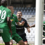 22.06.2022. Kielce. Mecz sparingowy: Korona Kielce - Radomiak Radom. Na zdjęciu (w środku): Bartosz Śpiączka / Fot Wiktor Taszłow / Radio Kielce