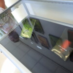 22.06.2022. Kielce. Wernisaż wystawy „Wiesław Myśliwski jubileuszowo" i spotkanie z prof. Stanisławem Bajem. / Fot. Jarosław Kubalski - Radio Kielce