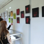 22.06.2022. Kielce. Wernisaż wystawy „Wiesław Myśliwski jubileuszowo" i spotkanie z prof. Stanisławem Bajem. / Fot. Jarosław Kubalski - Radio Kielce