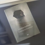 22.06.2022. Kielce. Wernisaż wystawy „Wiesław Myśliwski jubileuszowo" i spotkanie z prof. Stanisławem Bajem. / Fot. Jarosław Kubalski - Radio Kielce