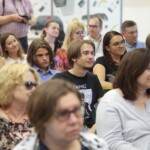 22.06.2022. Kielce. Wernisaż wystawy „Wiesław Myśliwski jubileuszowo" i spotkanie z prof. Stanisławem Bajem. / Fot. Jarosław Kubalski - Radio Kielce