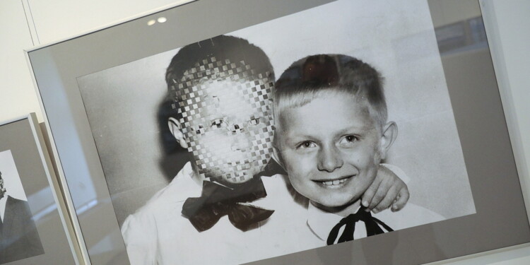 24.06.2022. Kielce. BWA. Wystawa "Mona Wiśniewska TYPOLOGIE / ZINY / KOLAŻE" / Fot. Wiktor Taszłow - Radio Kielce