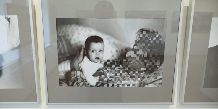 24.06.2022. Kielce. BWA. Wystawa "Mona Wiśniewska TYPOLOGIE / ZINY / KOLAŻE" / Fot. Wiktor Taszłow - Radio Kielce