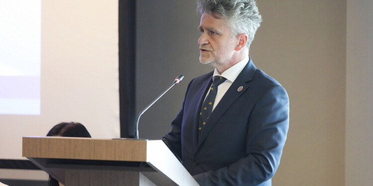 24.06.2022. Kielce. Sesja Rady Powiatu w Kielcach. Na zdjęciu: Krzysztof Słoń - senator / Fot. Wiktor Taszłow - Radio Kielce