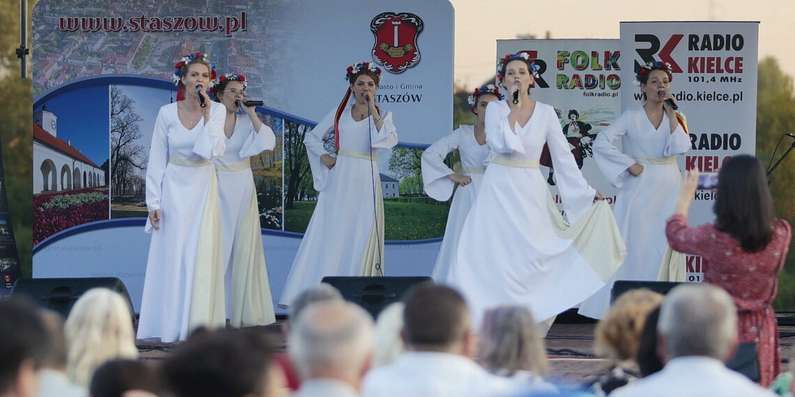 05.06.2022. Staszów. Koncert „Jawor u źródeł kultury. Zaproszenie” / Fot. Wiktor Taszłow - Radio Kielce