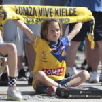 18.06.2022. Kielce. Kielczanie kibicowali Łomży Vive Kielce na Rynku / Fot. Wiktor Taszłow - Radio Kielce