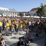 18.06.2022. Kielce. Kielczanie kibicowali Łomży Vive Kielce na Rynku / Fot. Wiktor Taszłow - Radio Kielce