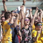 18.06.2022. Kielce. Kielczanie kibicowali Łomży Vive Kielce na Rynku / Fot. Wiktor Taszłow - Radio Kielce