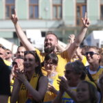 18.06.2022. Kielce. Kielczanie kibicowali Łomży Vive Kielce na Rynku / Fot. Wiktor Taszłow - Radio Kielce