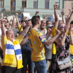 18.06.2022. Kielce. Kielczanie kibicowali Łomży Vive Kielce na Rynku / Fot. Wiktor Taszłow - Radio Kielce