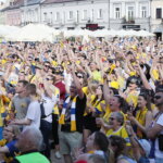 18.06.2022. Kielce. Kielczanie kibicowali Łomży Vive Kielce na Rynku / Fot. Wiktor Taszłow - Radio Kielce