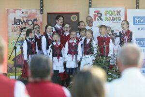 18.06.2022. Skarżysko Kościelne. „Jawor u źródeł kultury. Zaproszenie” / Fot. Wiktor Taszłow – Radio Kielce