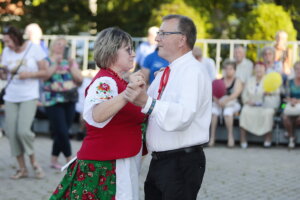 „Jawor u źródeł kultury. Zaproszenie”. Bawiliśmy się w Skarżysku i Włoszczowie - Radio Kielce