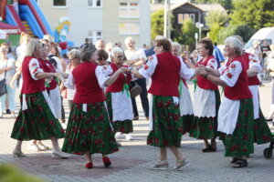 „Jawor u źródeł kultury. Zaproszenie”. Bawiliśmy się w Skarżysku i Włoszczowie - Radio Kielce