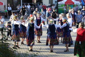 „Jawor u źródeł kultury. Zaproszenie”. Bawiliśmy się w Skarżysku i Włoszczowie - Radio Kielce