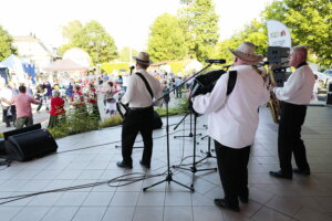 „Jawor u źródeł kultury. Zaproszenie”. Bawiliśmy się w Skarżysku i Włoszczowie - Radio Kielce