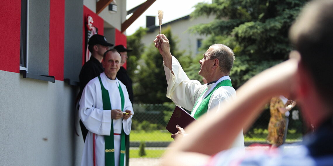 19.06.2022. Mokrsko Górrne. 100-lecie OSP / Fot. Wiktor Taszłow - Radio Kielce