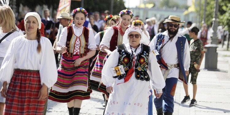 25.06.2022 Kielce. Jawor - u źródeł kultury. Korowód i koncert na Placu Artystów / fot. Jarosław Kubalski - Radio Kielce