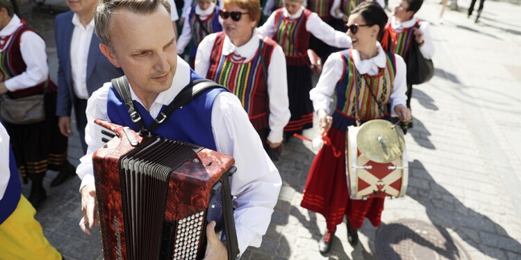 25.06.2022 Kielce. Jawor - u źródeł kultury. Korowód i koncert na Placu Artystów / fot. Jarosław Kubalski - Radio Kielce