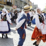 25.06.2022 Kielce. Jawor - u źródeł kultury. Korowód i koncert na Placu Artystów / fot. Jarosław Kubalski - Radio Kielce