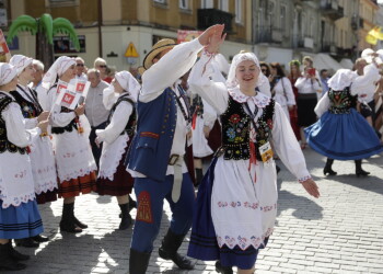 25.06.2022 Kielce. Jawor - u źródeł kultury. Korowód i koncert na Placu Artystów / fot. Jarosław Kubalski - Radio Kielce