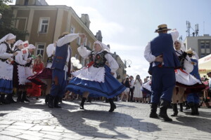 25.06.2022 Kielce. Jawor - u źródeł kultury. Korowód i koncert na Placu Artystów / fot. Jarosław Kubalski - Radio Kielce