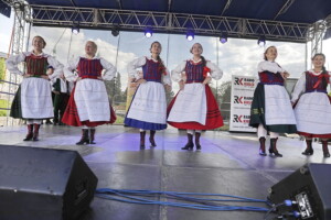 25.06.2022 Kielce. Jawor - u źródeł kultury. Korowód i koncert na Placu Artystów / fot. Jarosław Kubalski - Radio Kielce