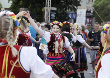 25.06.2022 Kielce. Jawor - u źródeł kultury. Korowód i koncert na Placu Artystów / fot. Jarosław Kubalski - Radio Kielce